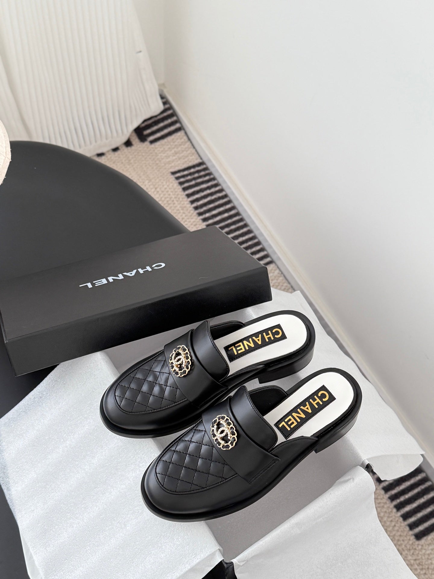 Che New Autumn/Winter Fashionable Loafers and Slippers