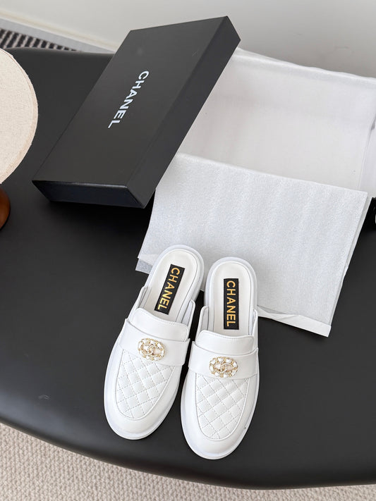 Che New Autumn/Winter Fashionable Loafers and Slippers