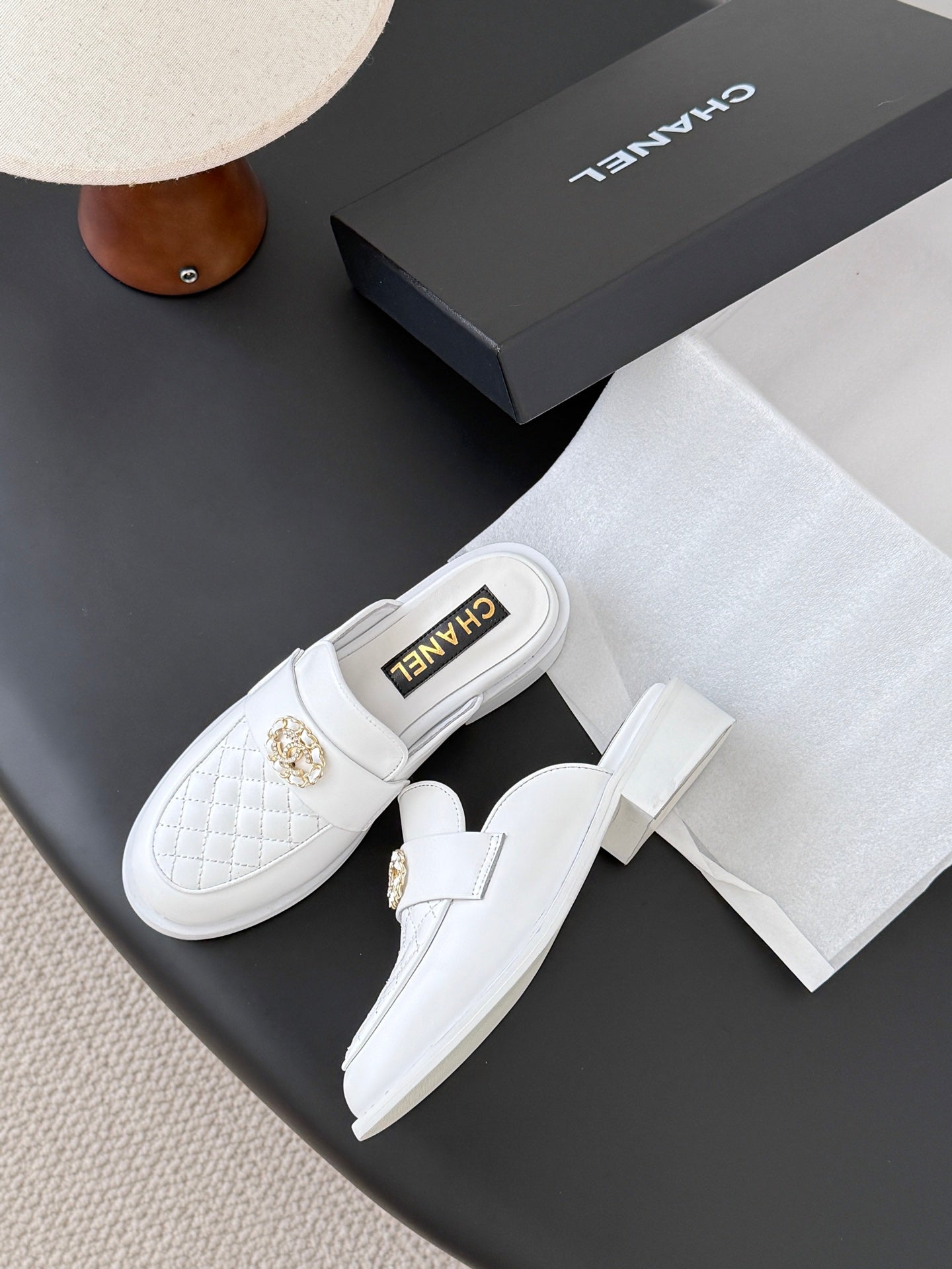 Che New Autumn/Winter Fashionable Loafers and Slippers