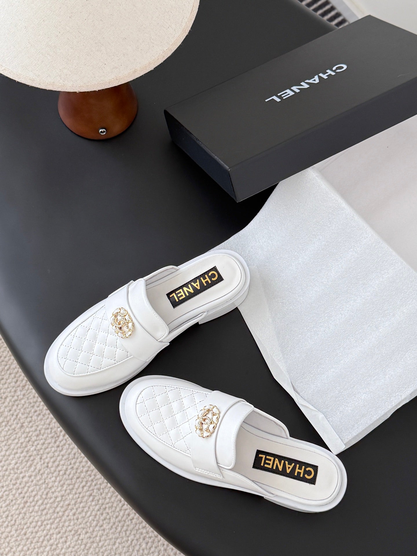 Che New Autumn/Winter Fashionable Loafers and Slippers