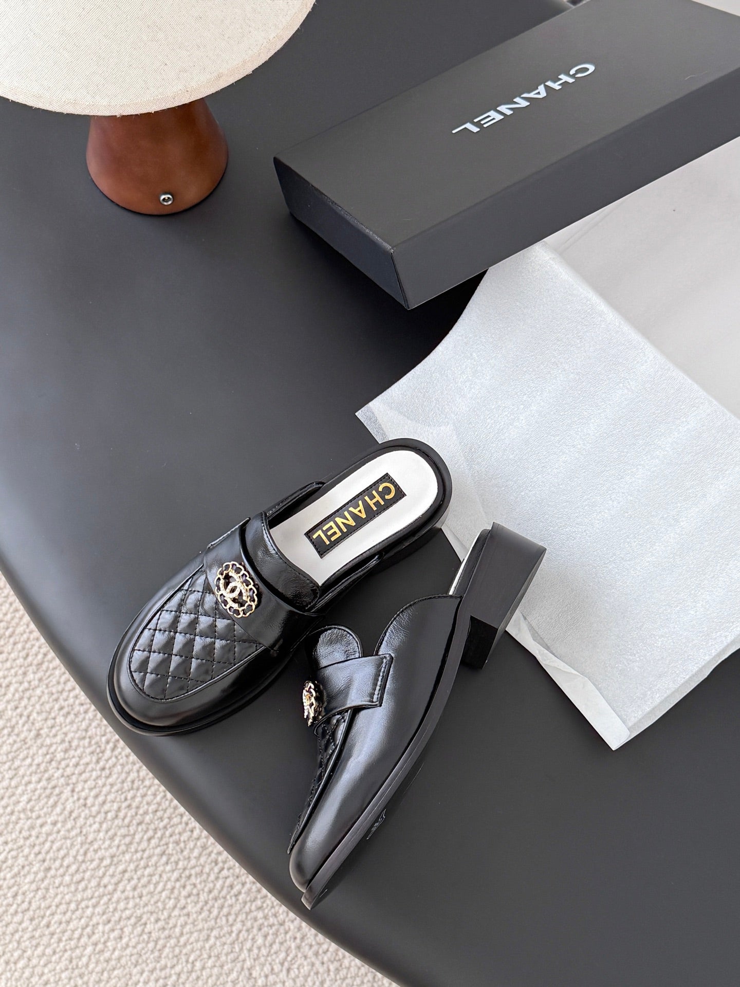 Che New Autumn/Winter Fashionable Loafers and Slippers