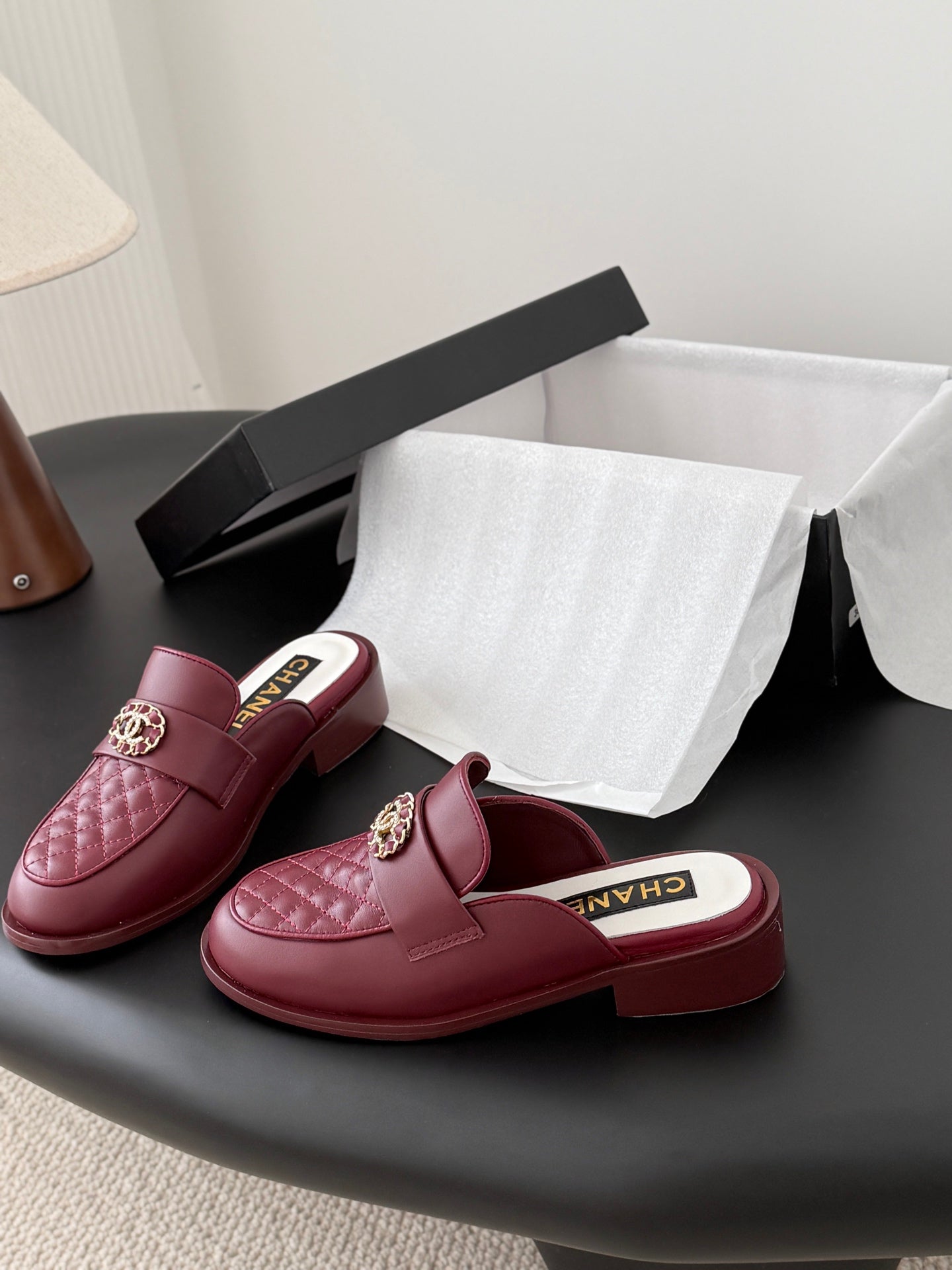 Che New Autumn/Winter Fashionable Loafers and Slippers