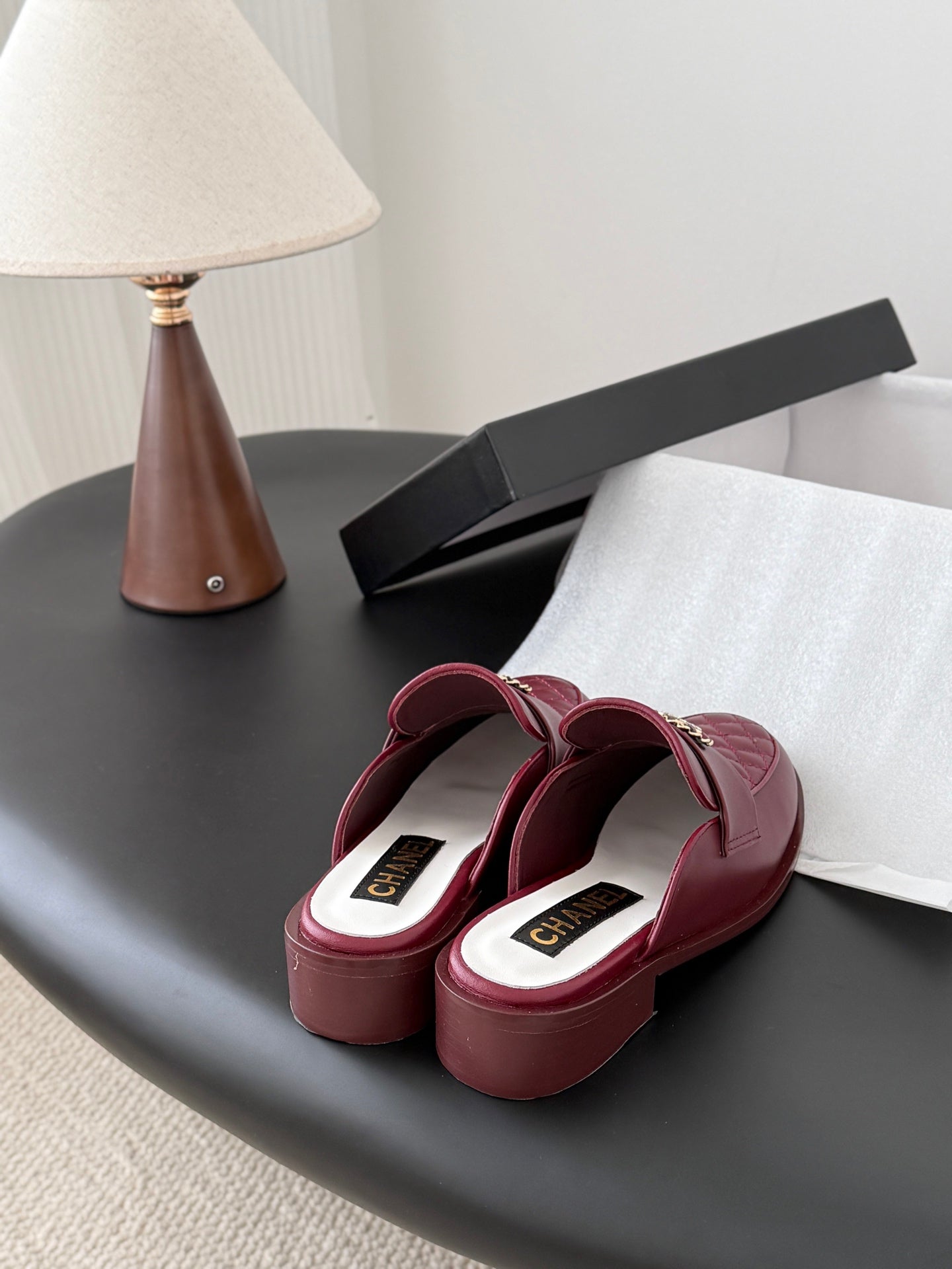 Che New Autumn/Winter Fashionable Loafers and Slippers