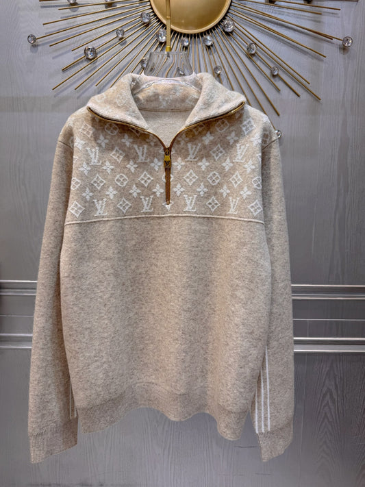 Loe**256fw Jacquard half-zip sweater, milk apricot color