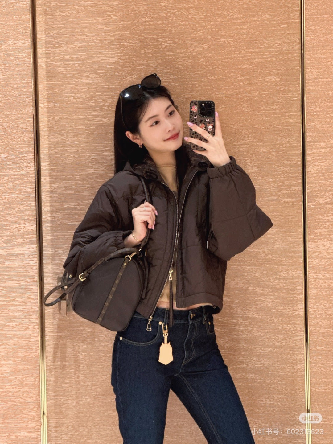 Loe**25 new cotton-padded jackets in dark brown and black