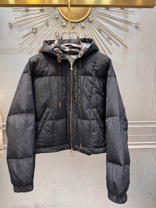 Loe**25 new cotton-padded jackets in dark brown and black