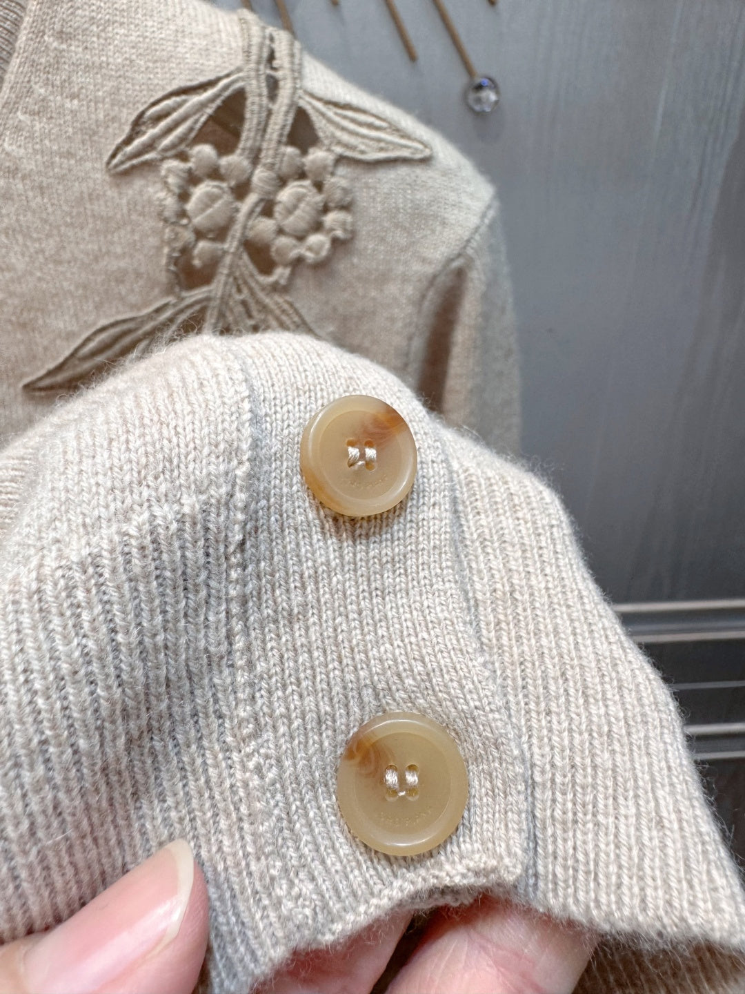 Ba**25fw New embroidered cashmere cardigan