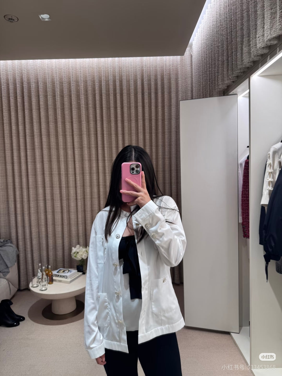 Cha white four-pocket shirt