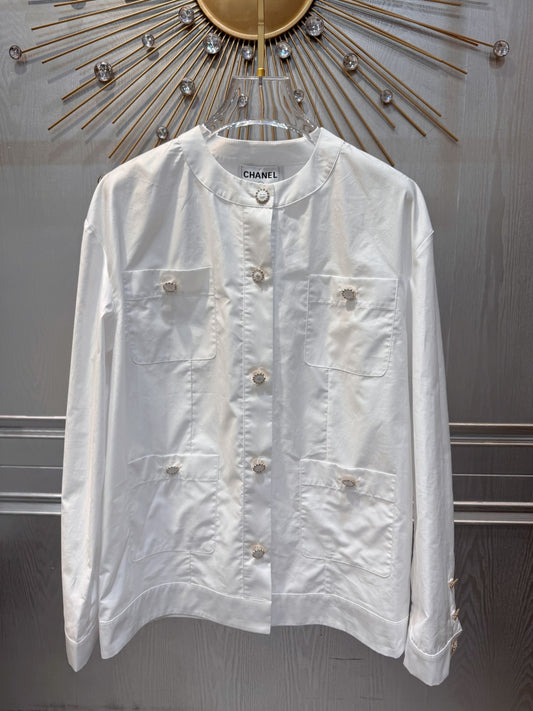 Cha white four-pocket shirt
