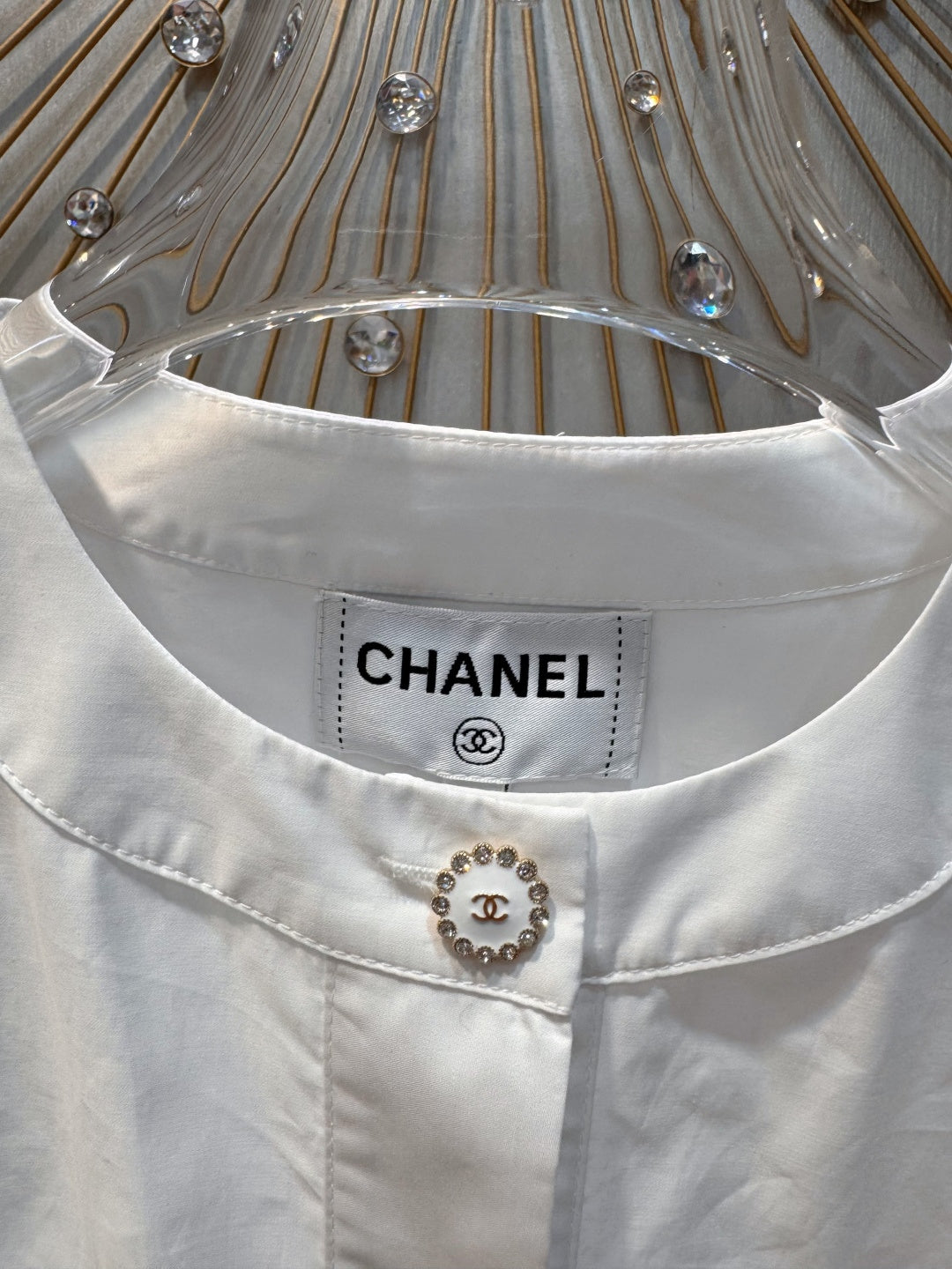 Cha white four-pocket shirt