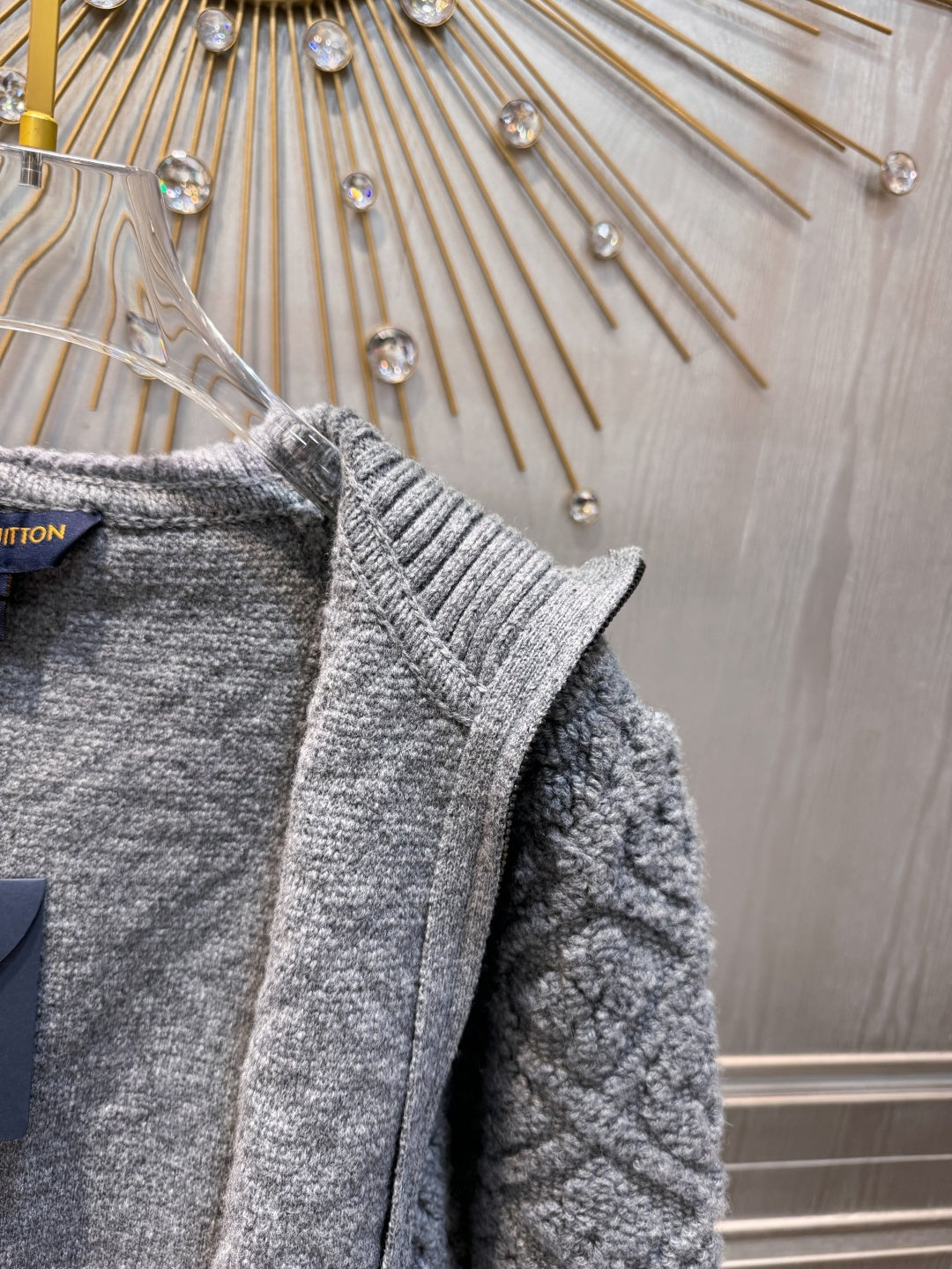 Loe**new grey embossed knit hooded jacket