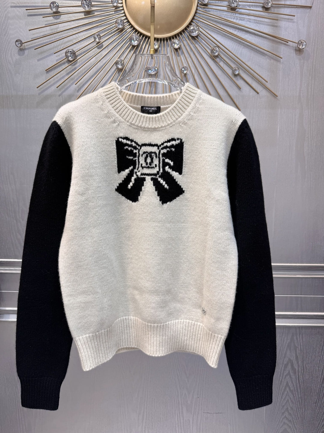 Cha**skiing series bow sweater black and white
