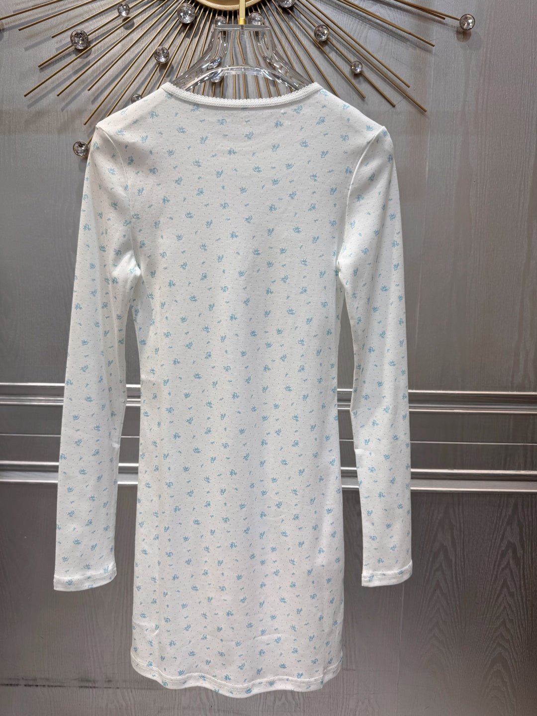 M**New floral lace-trimmed dresses