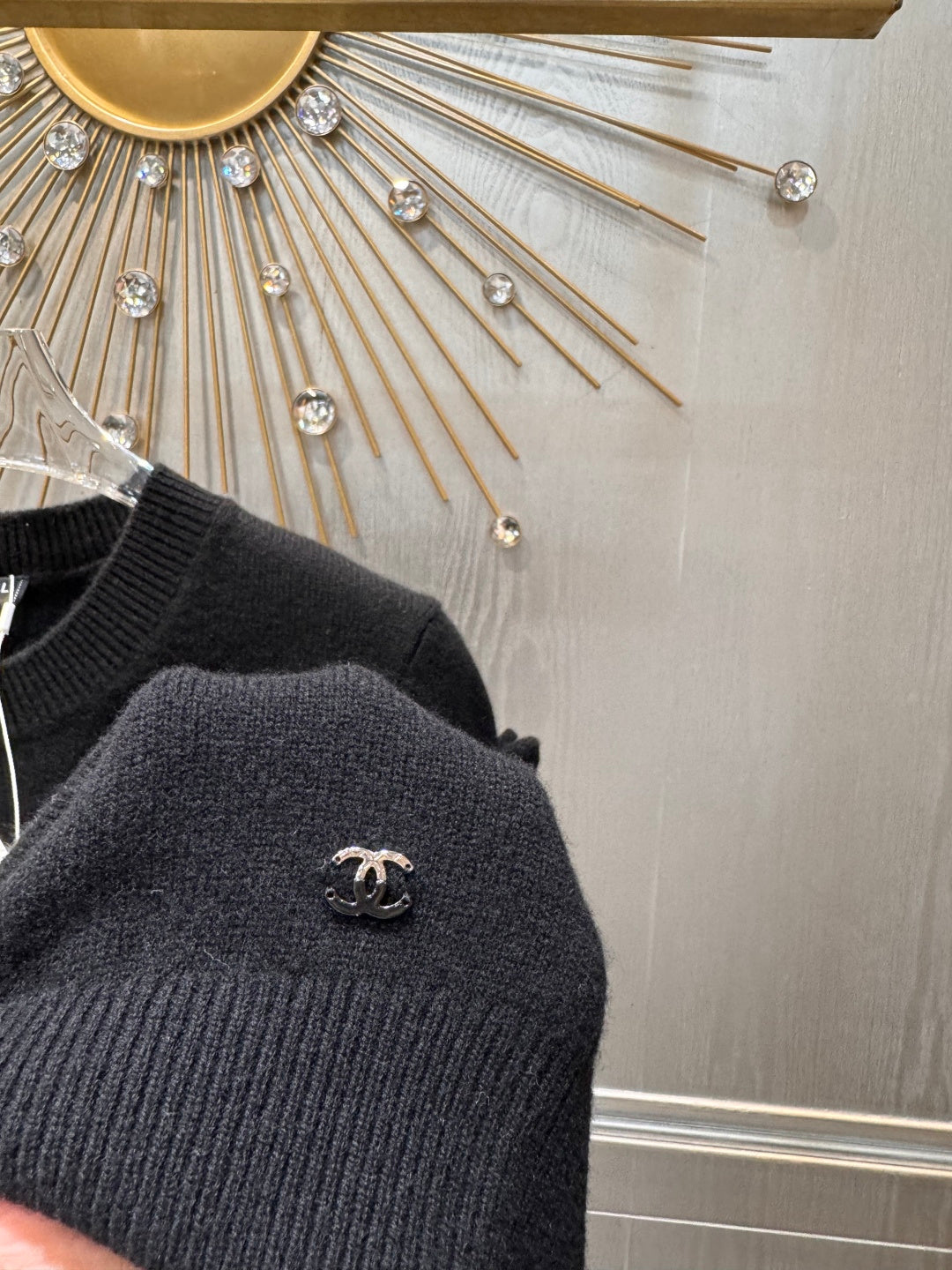 Cha**black cashmere sweater