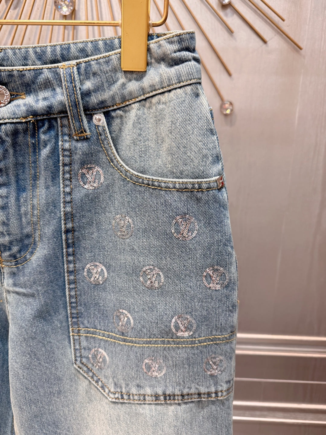 Loe**25fw new sequined jeans