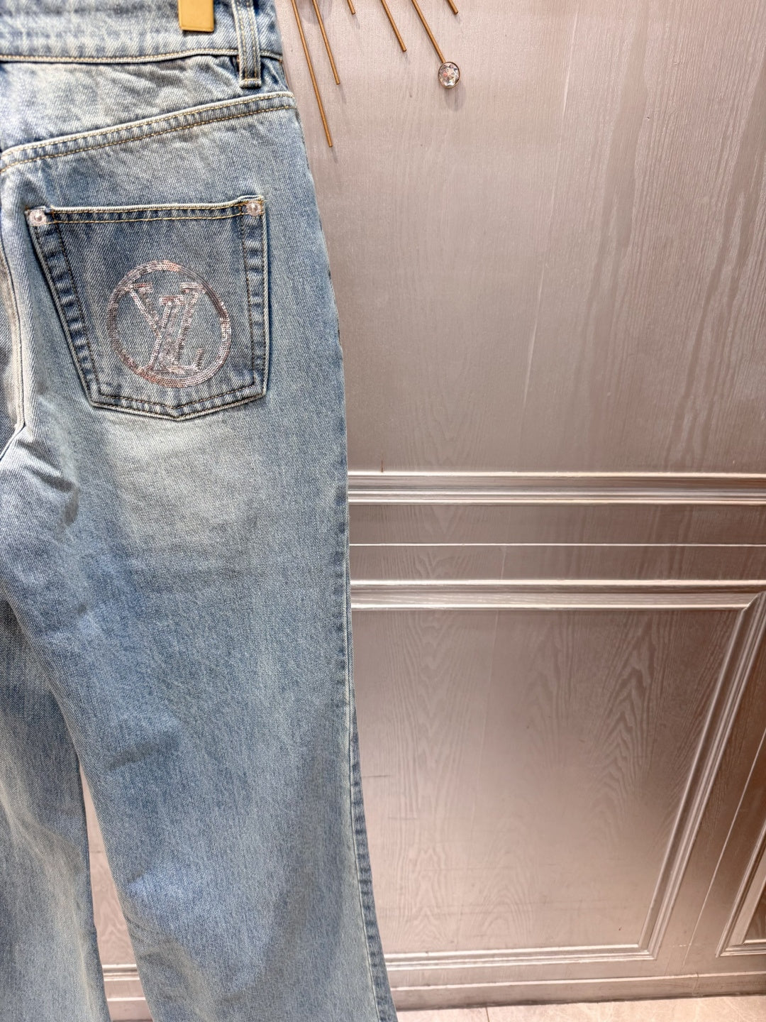 Loe**25fw new sequined jeans