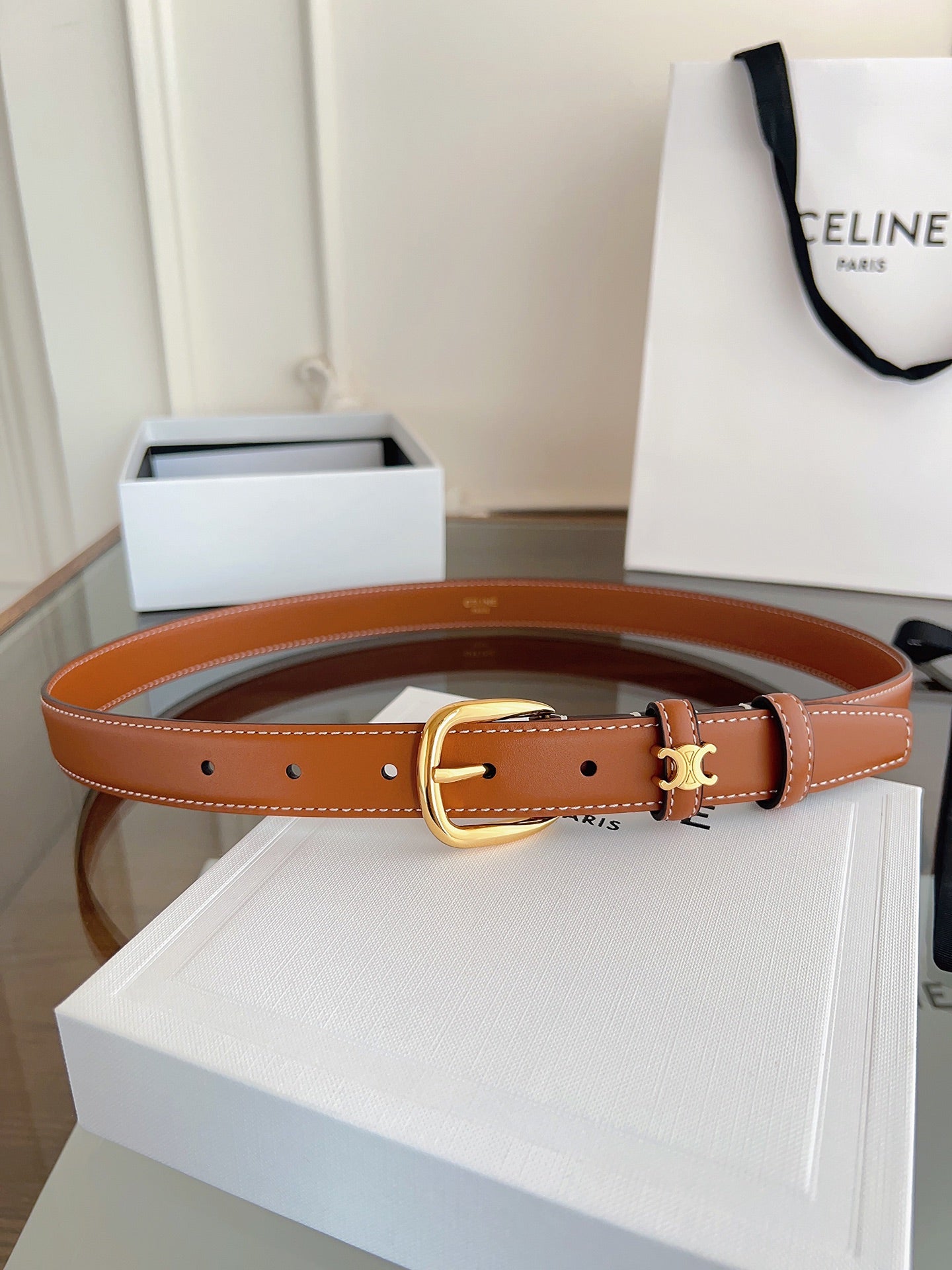 Cel**women's leather belt with pin buckle