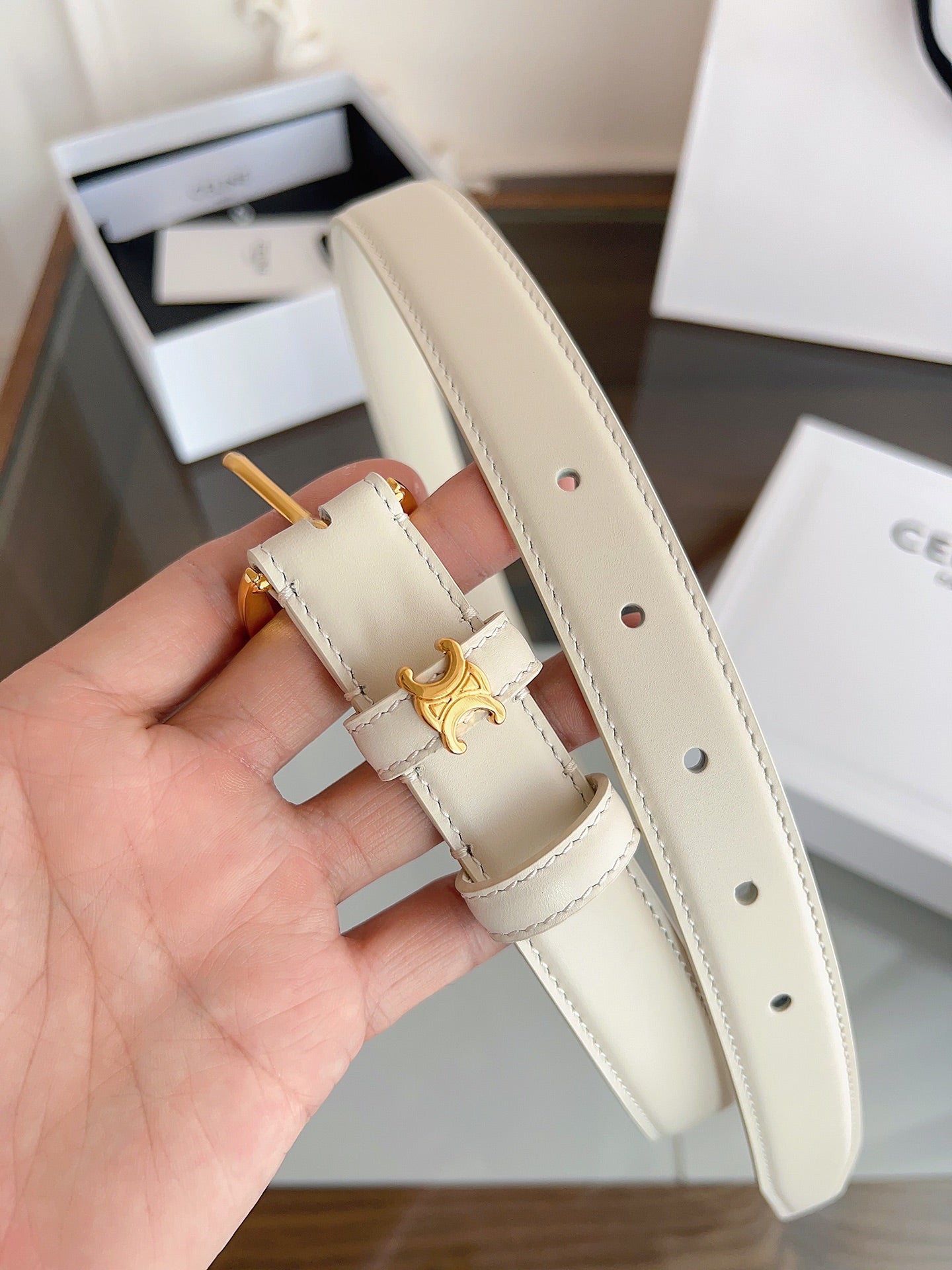 Cel**women's leather belt with pin buckle