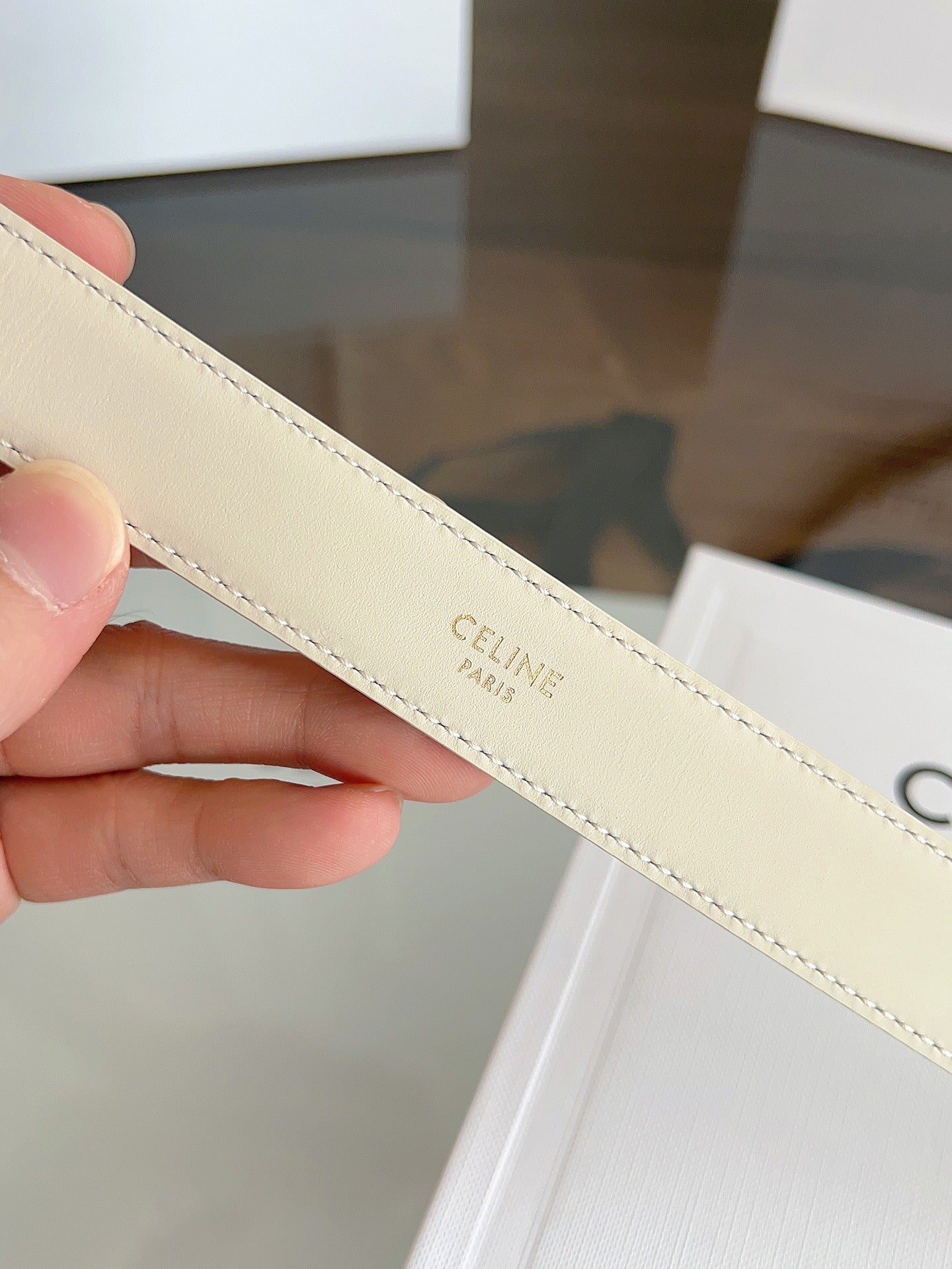 Cel**women's leather belt with pin buckle