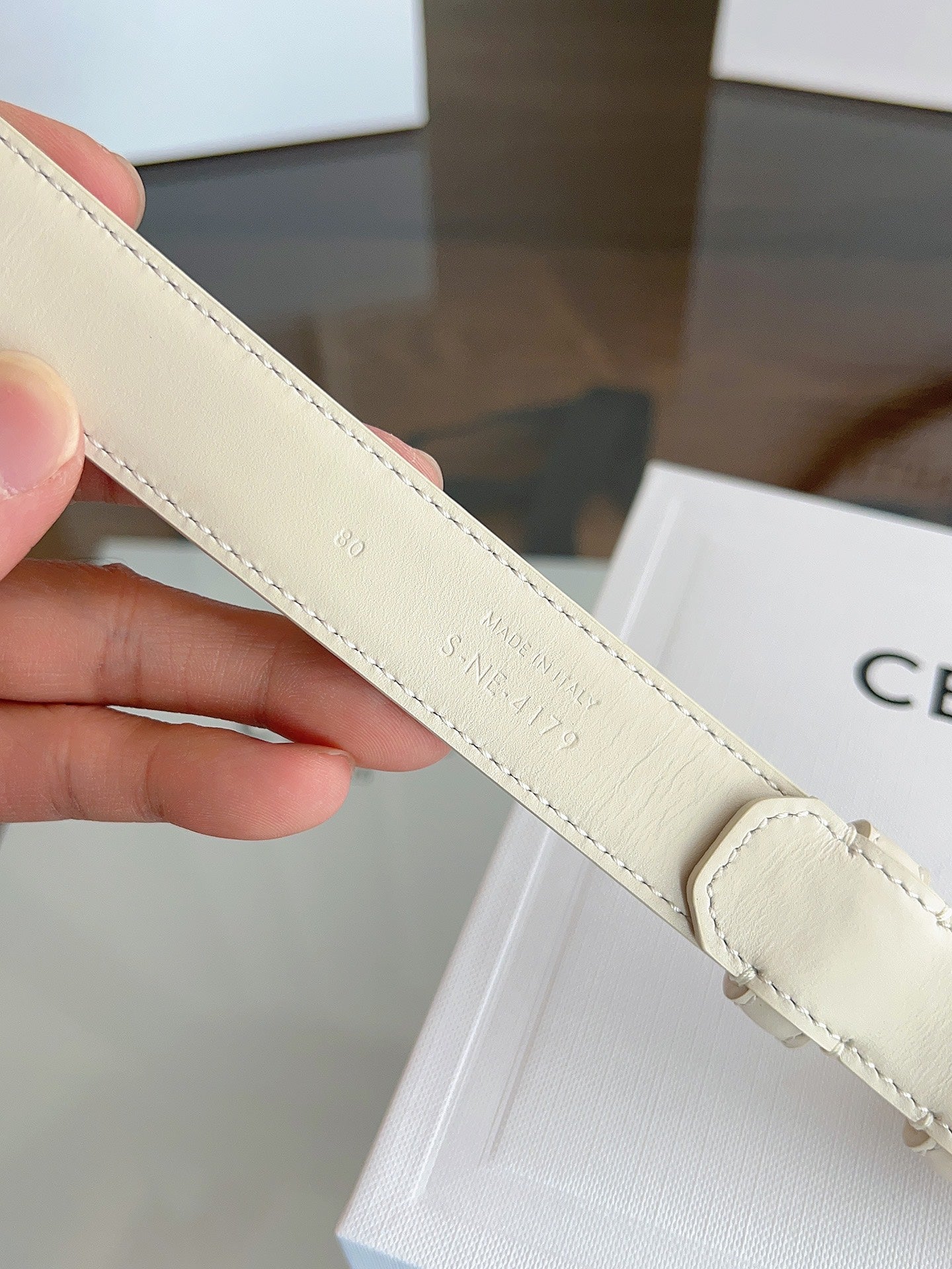 Cel**women's leather belt with pin buckle