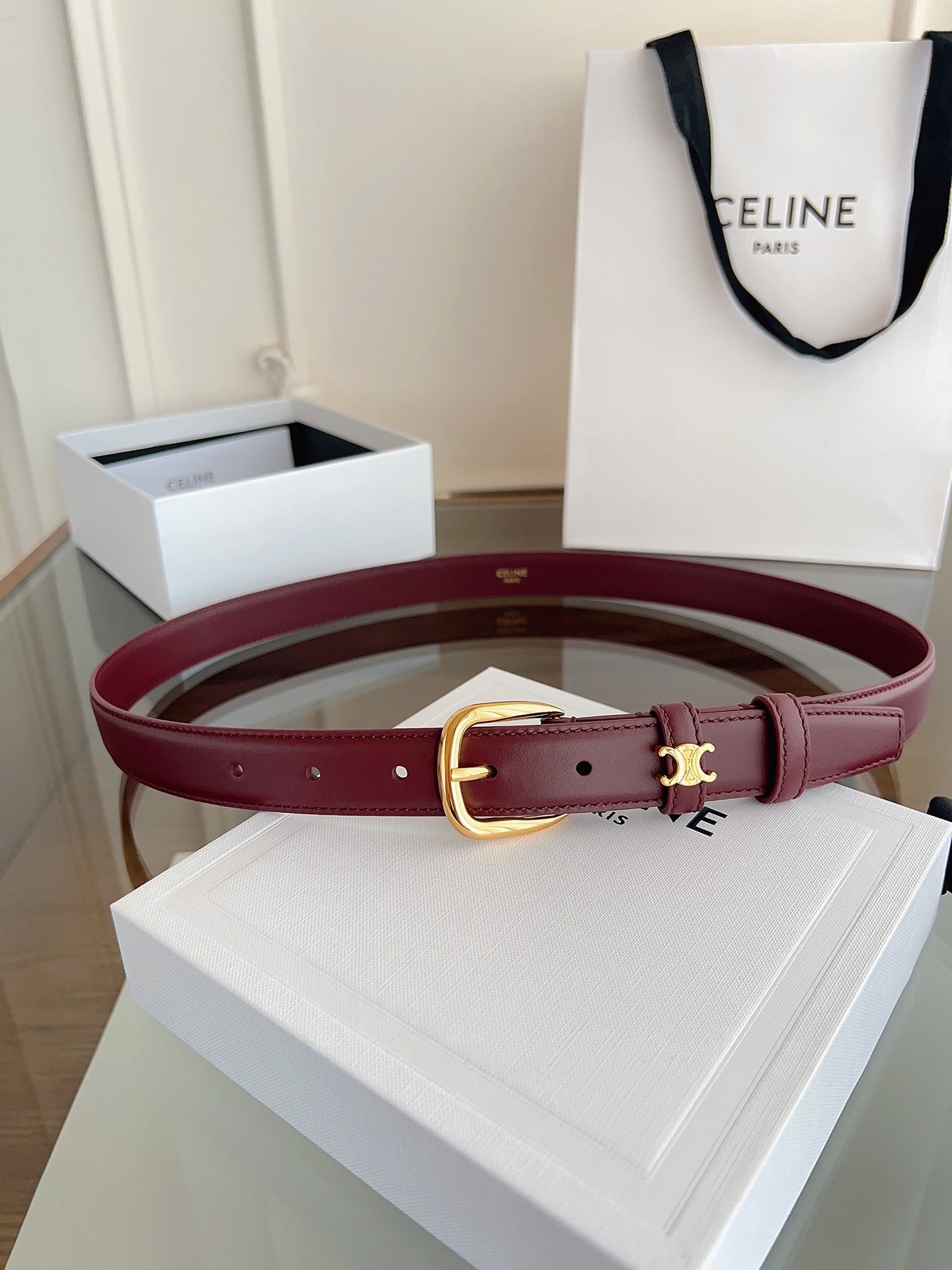 Cel**women's leather belt with pin buckle