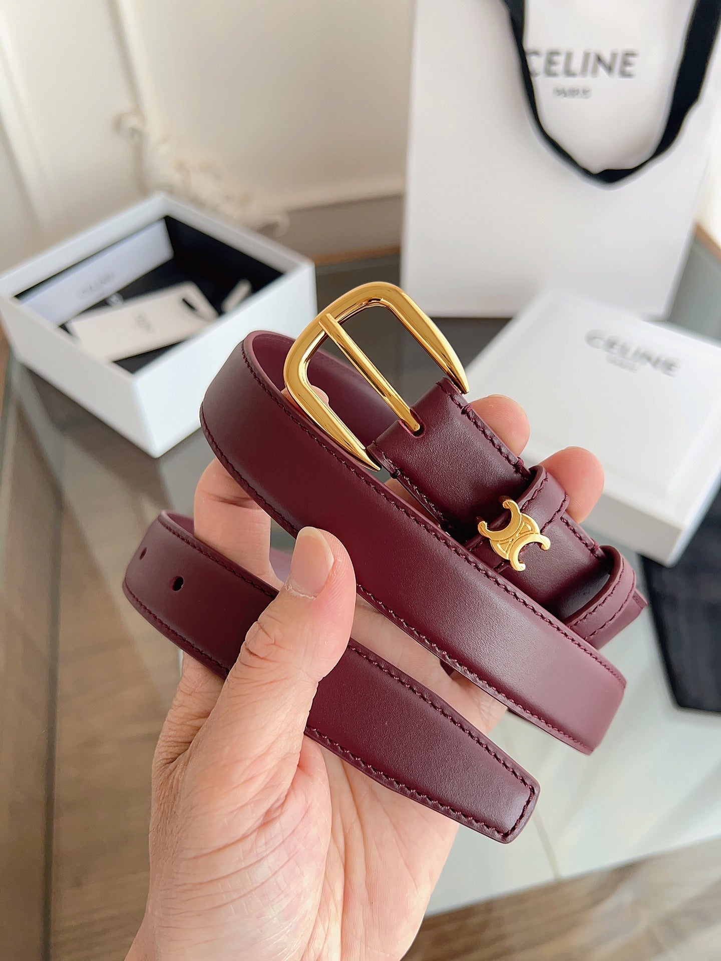 Cel**women's leather belt with pin buckle