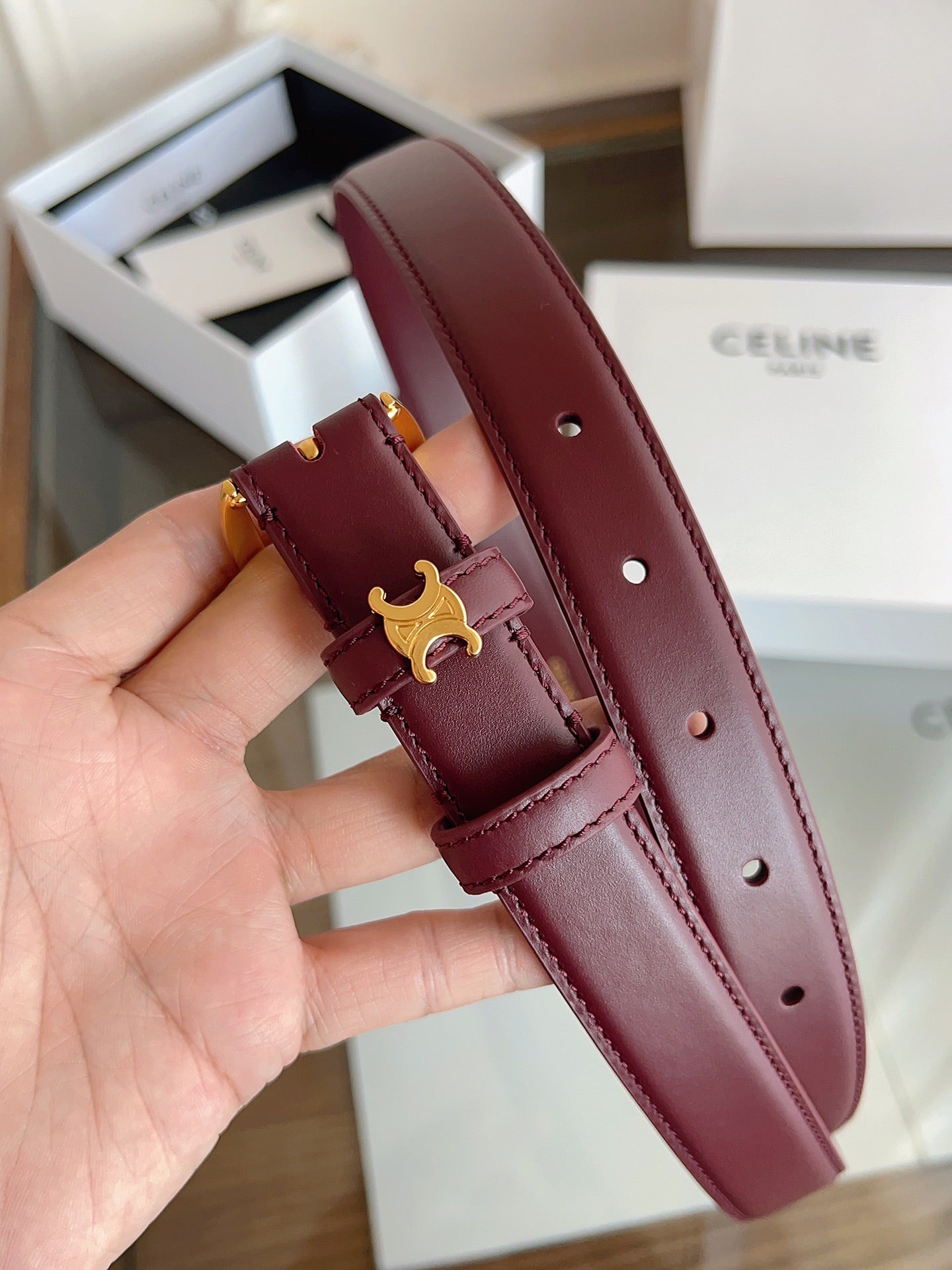 Cel**women's leather belt with pin buckle