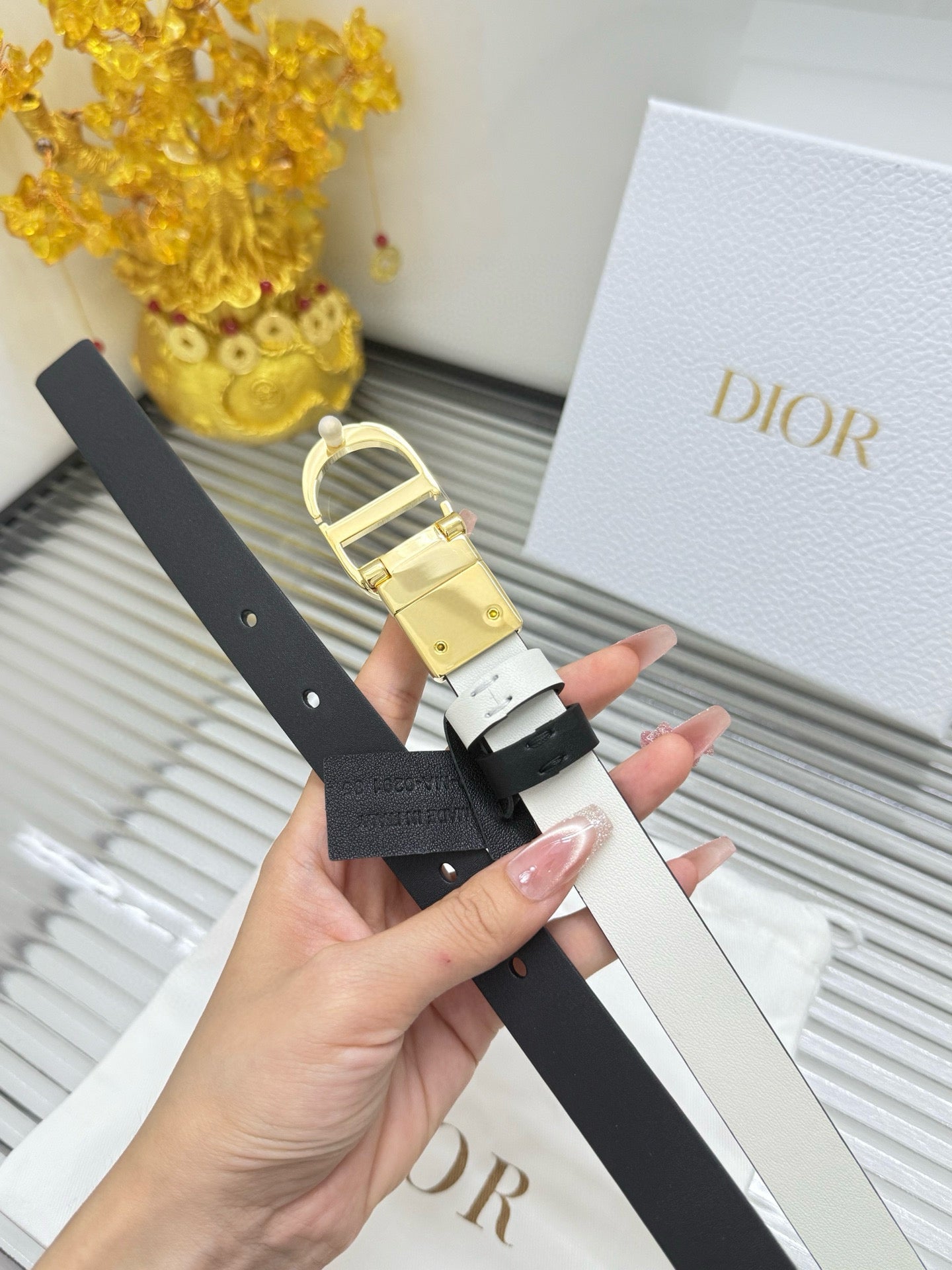 Cd***classic rotating buckle, double-sided.