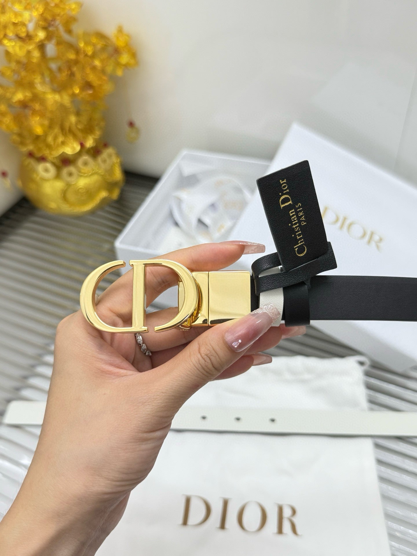 Cd***classic rotating buckle, double-sided.