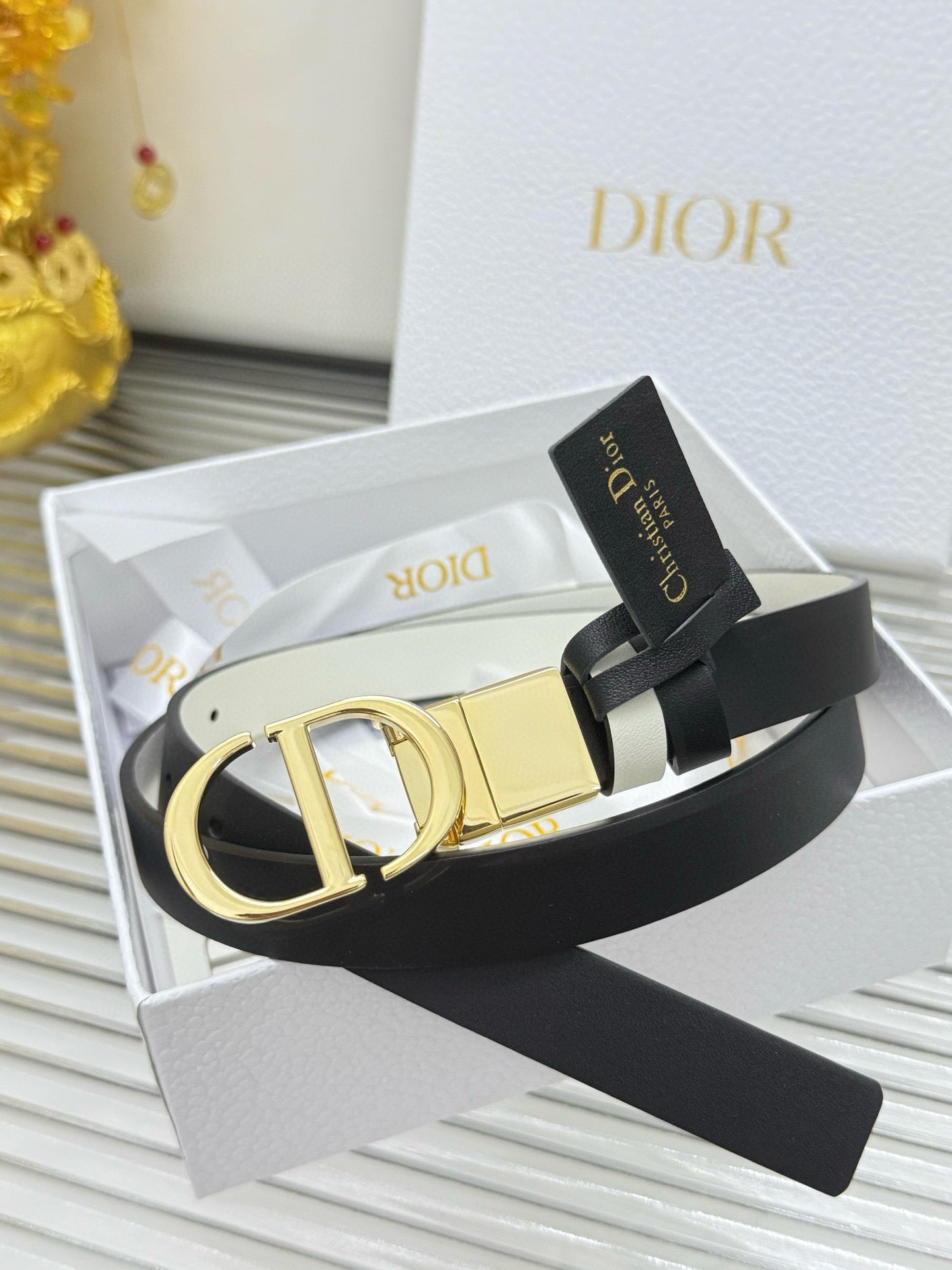 Cd***classic rotating buckle, double-sided.