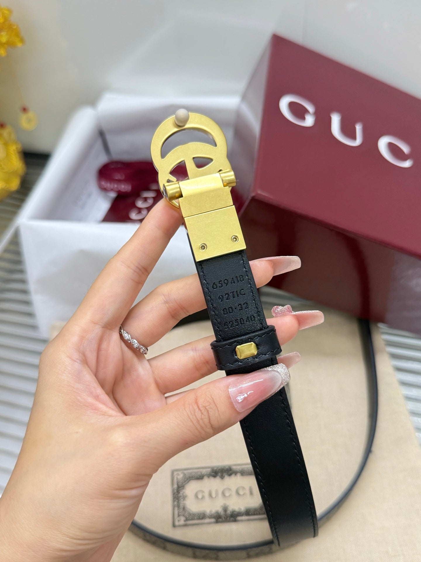 Gu***classic rotating buckle, double-sided