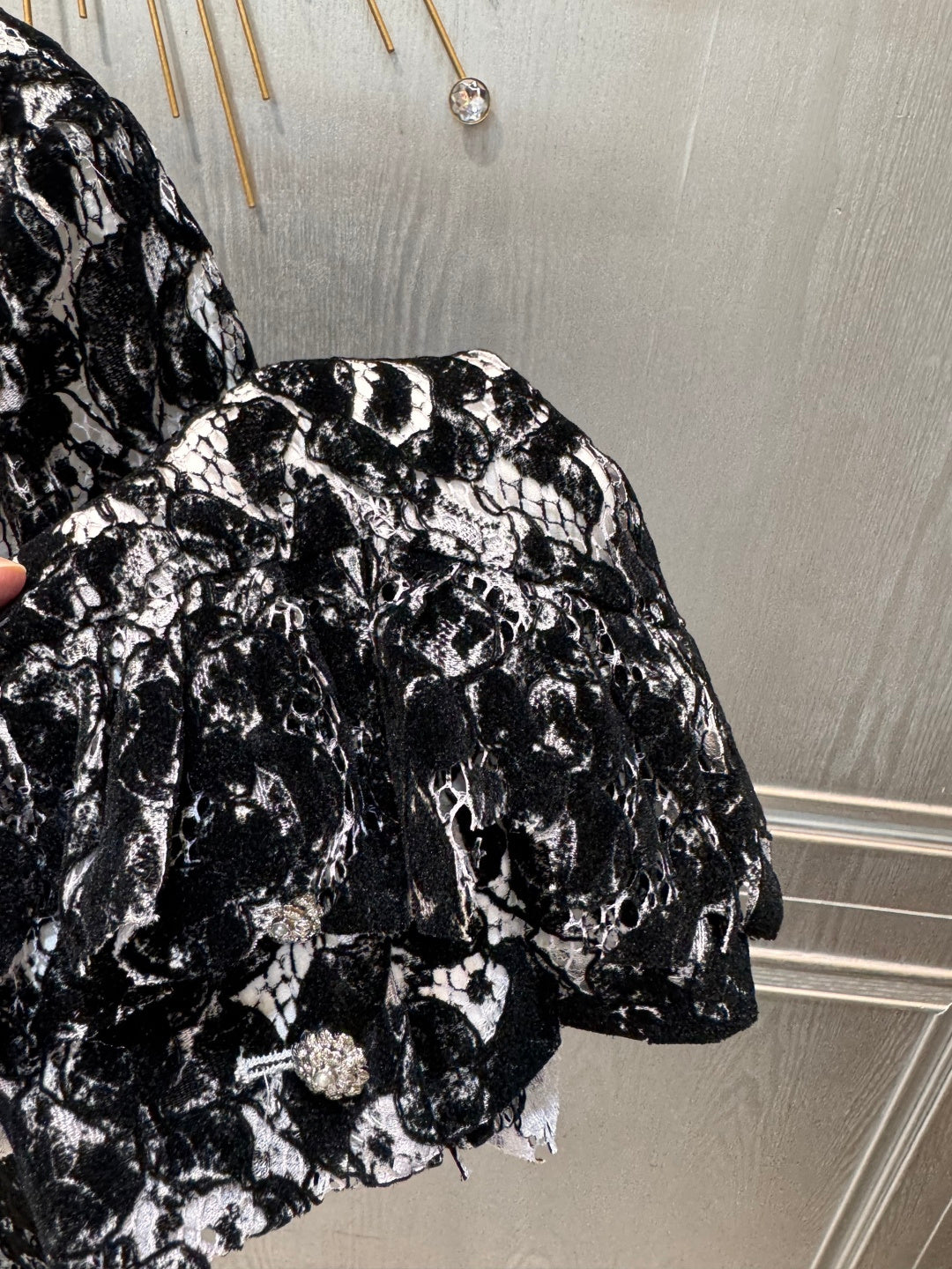 Cha**black lace embroidered coat