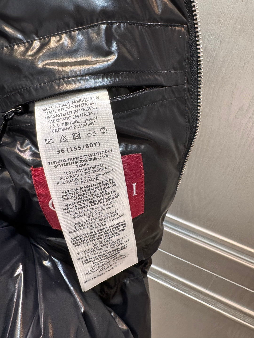 Guc**new arrival black down jacket with lapel and fitted waist