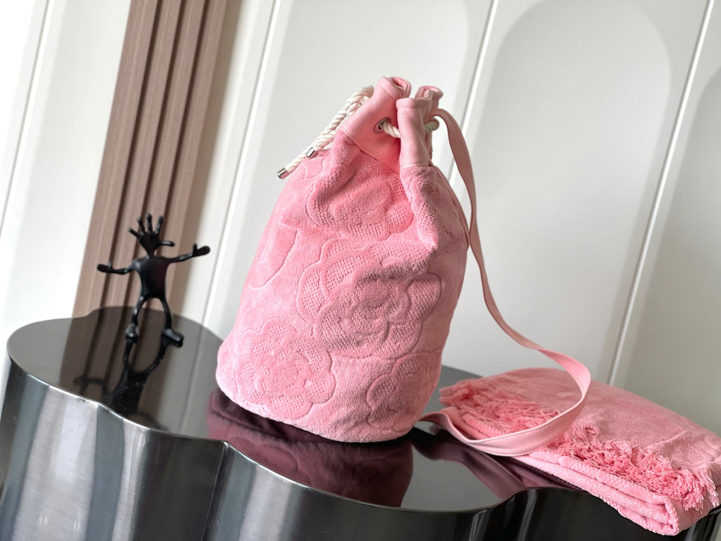 Cha**camellia drawstring bucket beach bag two-piece set