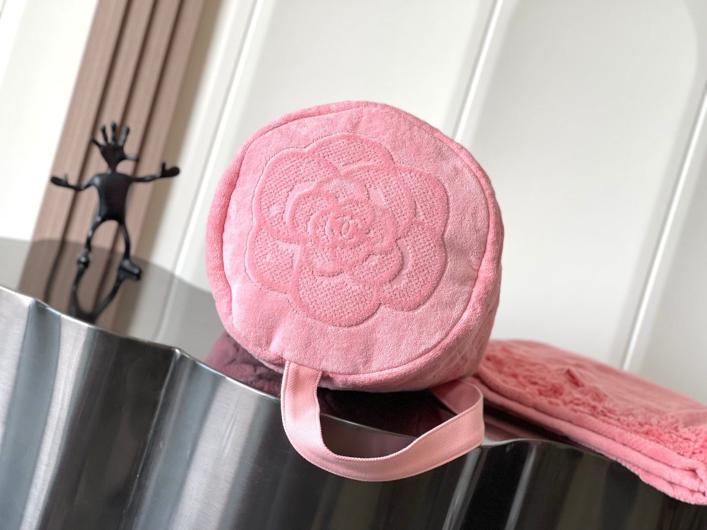 Cha**camellia drawstring bucket beach bag two-piece set