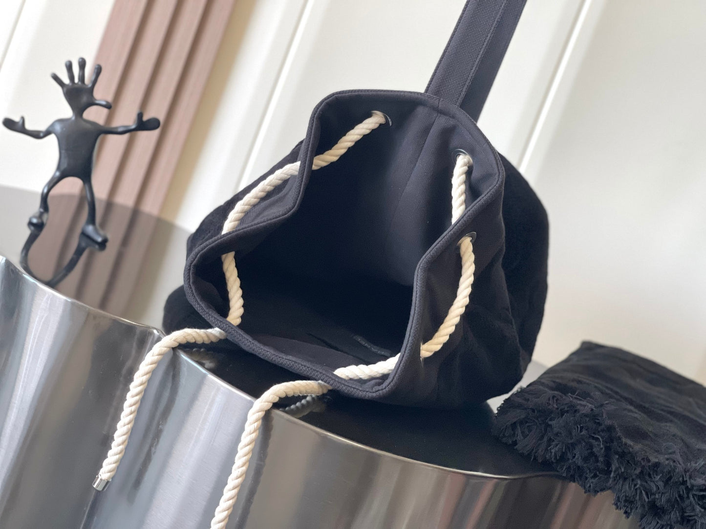 Cha**camellia drawstring bucket beach bag two-piece set