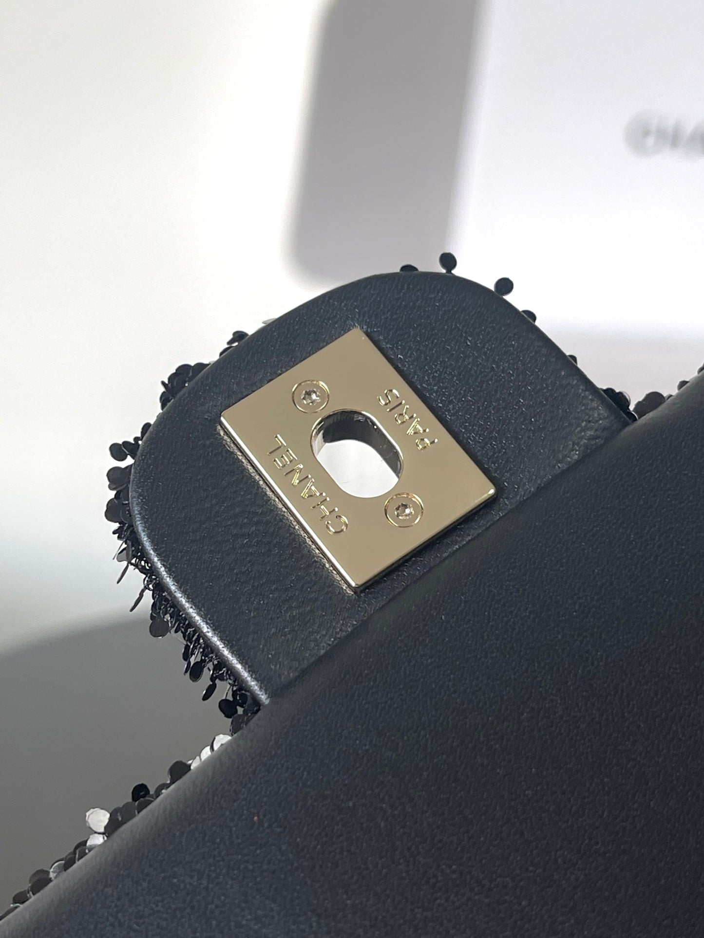 Cha**chain backpack quilted sequins