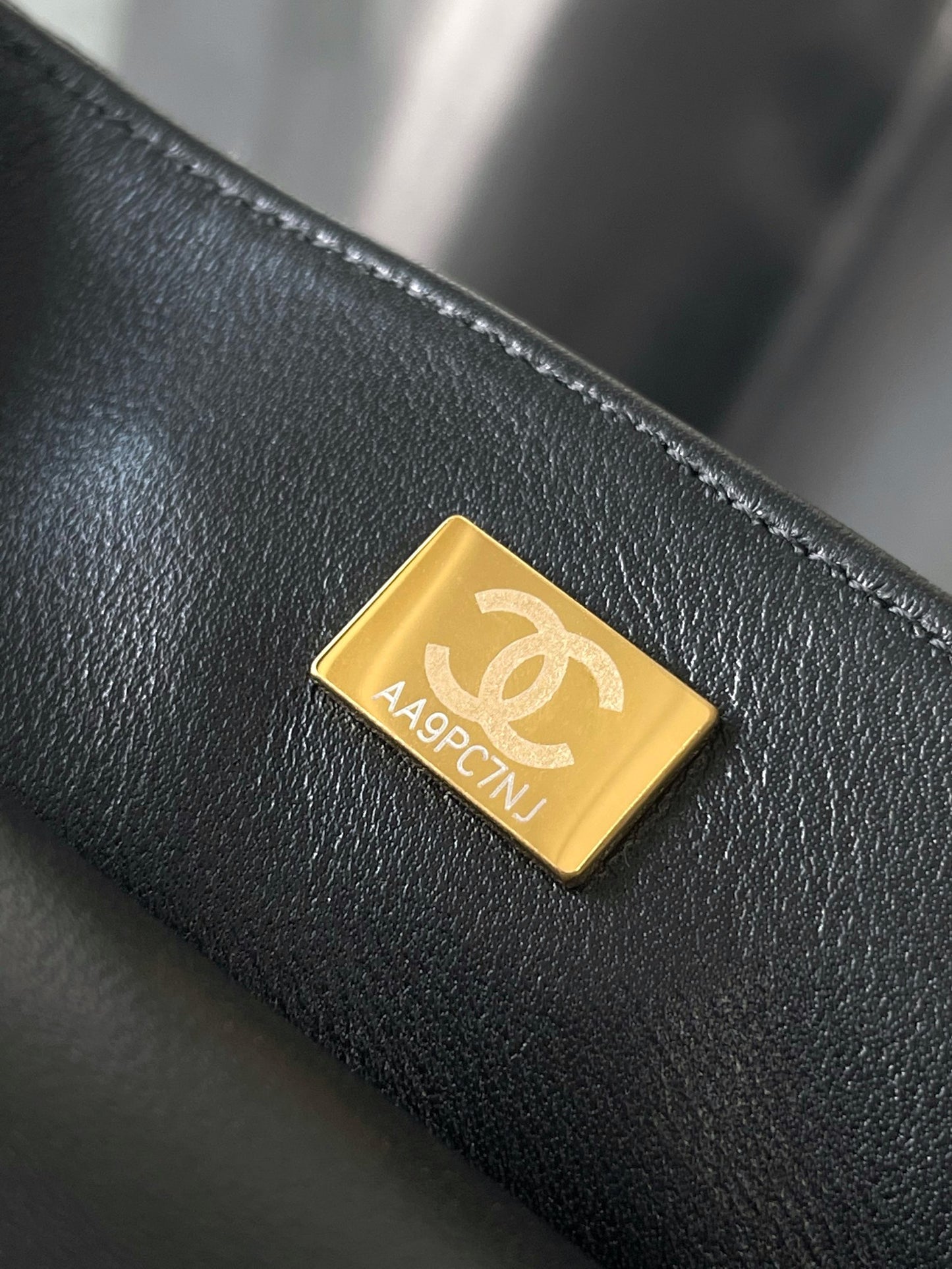 Cha**chain backpack quilted sequins