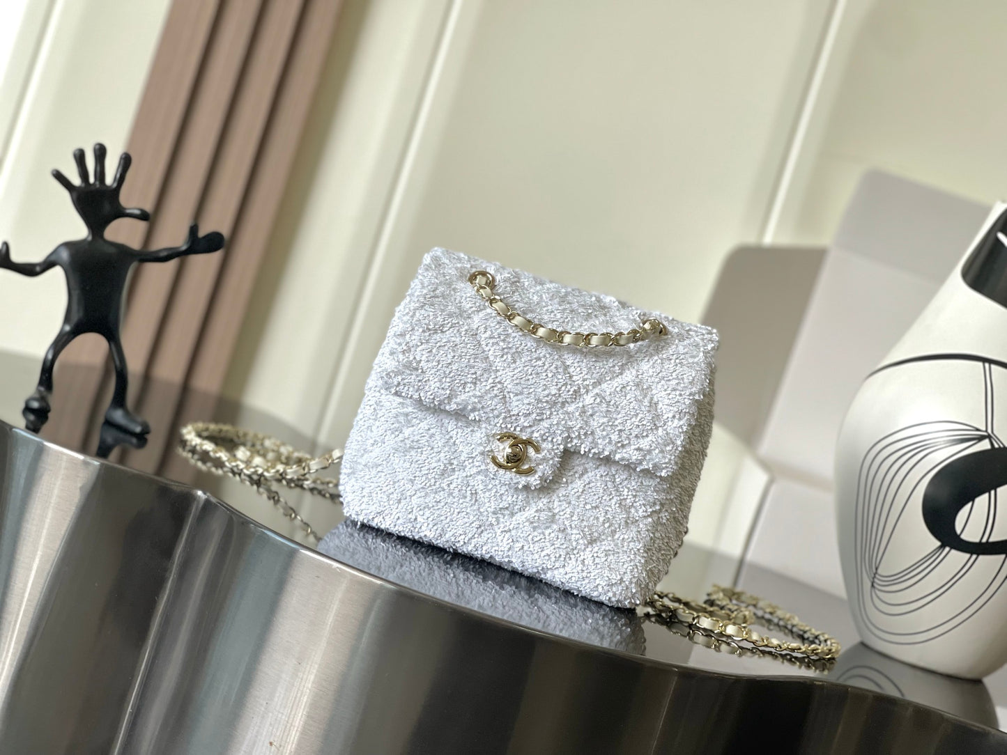 Cha**chain backpack quilted sequins