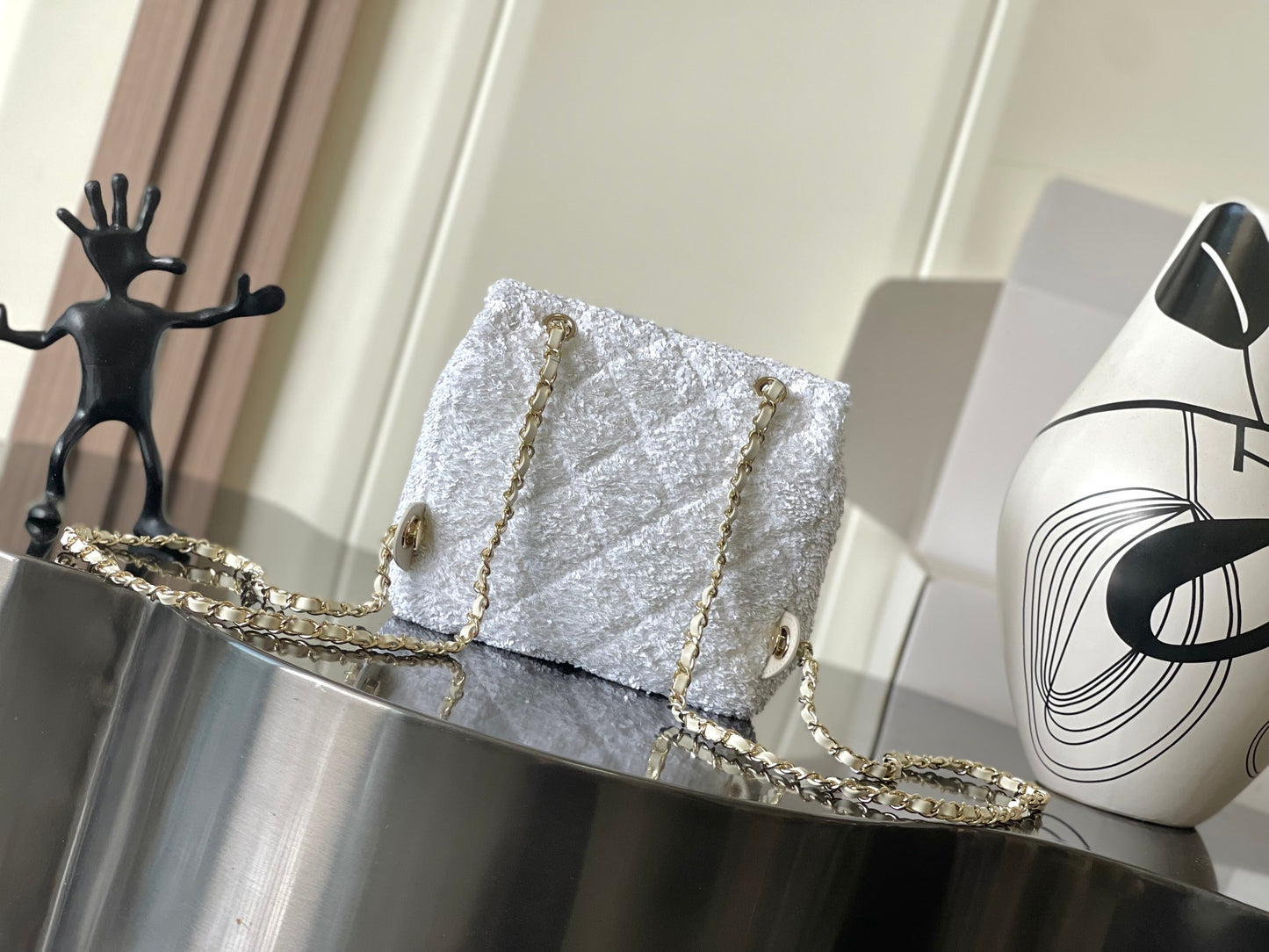 Cha**chain backpack quilted sequins