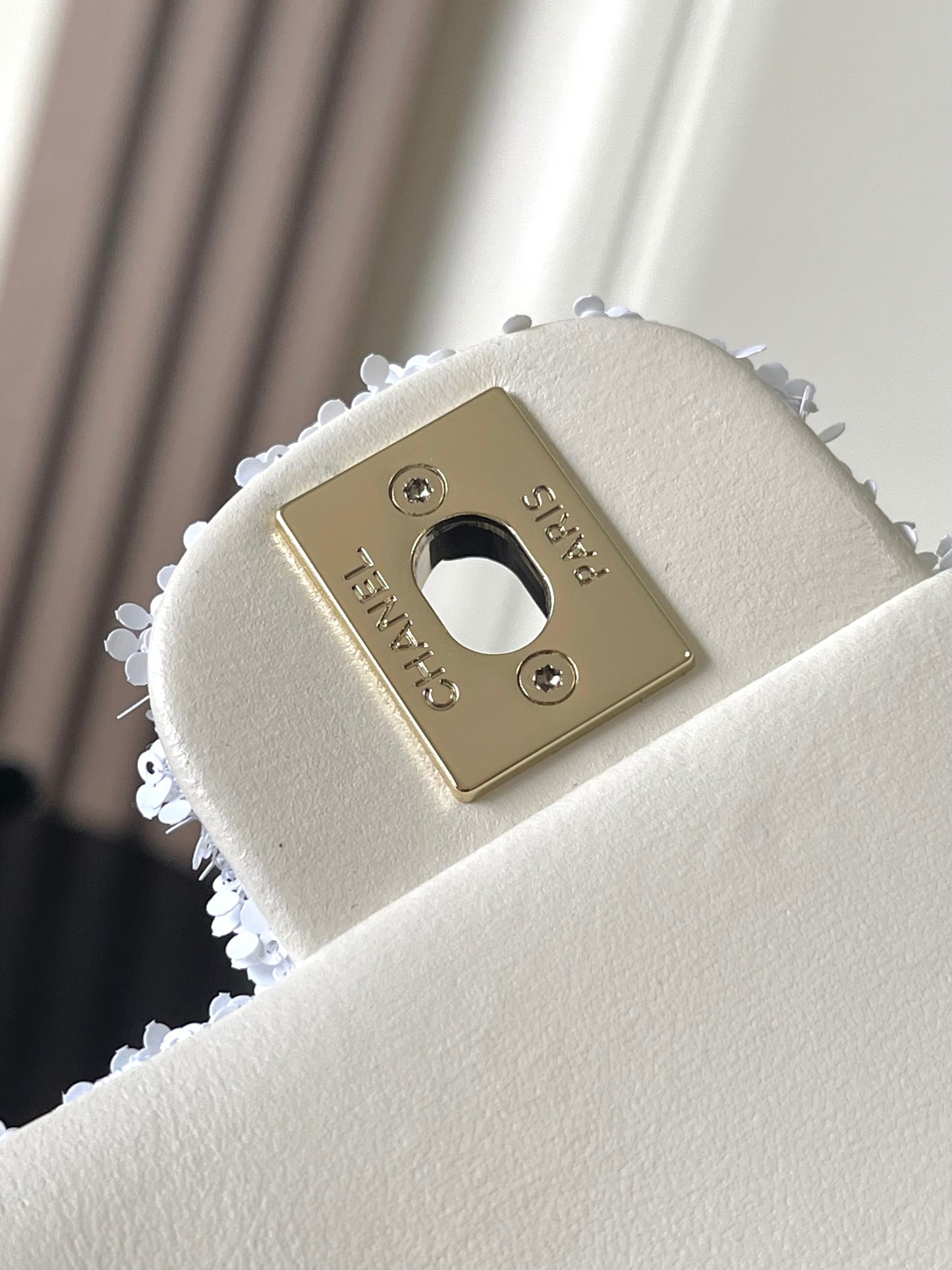 Cha**chain backpack quilted sequins