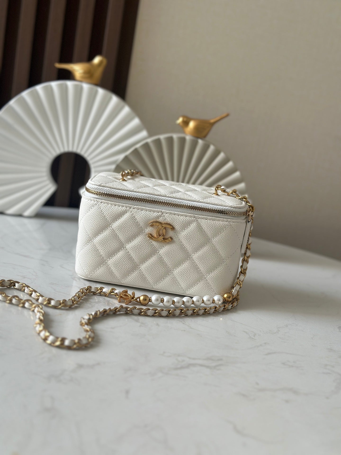 Cha**cosmetic box bag