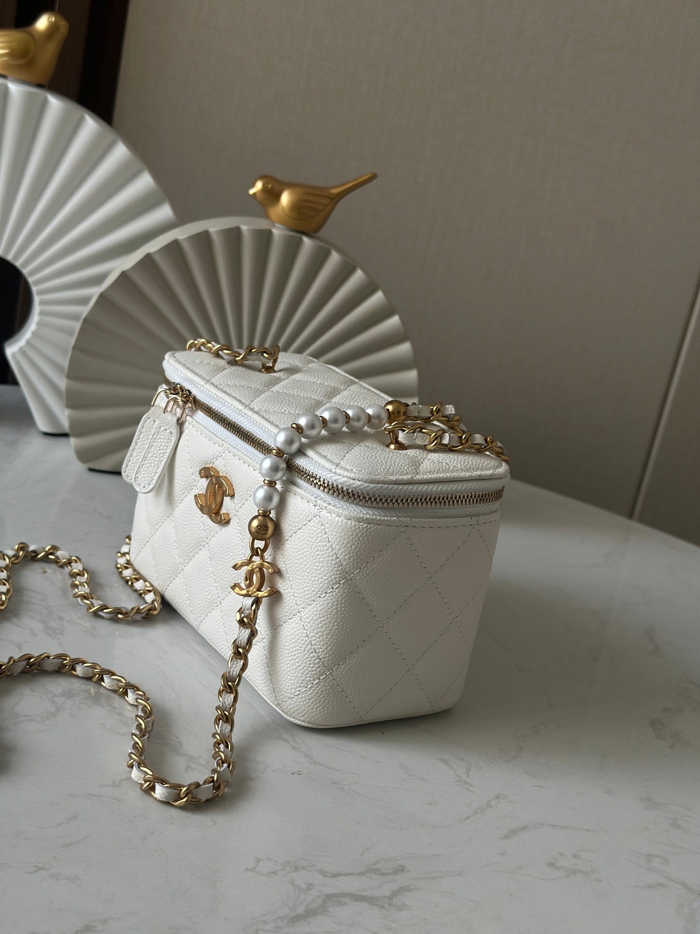 Cha**cosmetic box bag