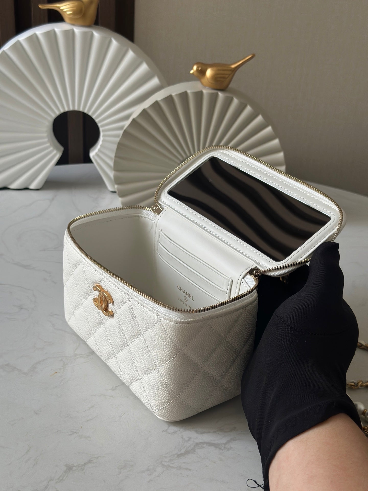 Cha**cosmetic box bag