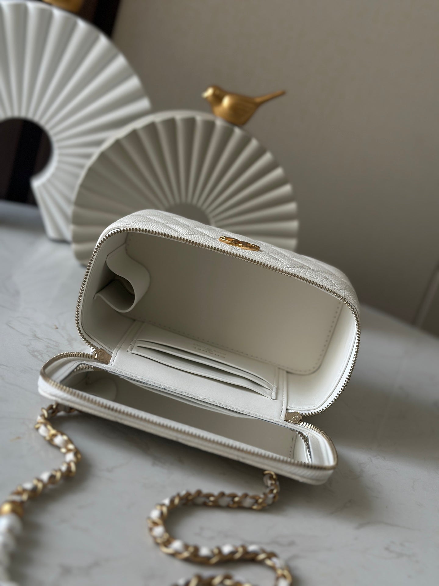 Cha**cosmetic box bag