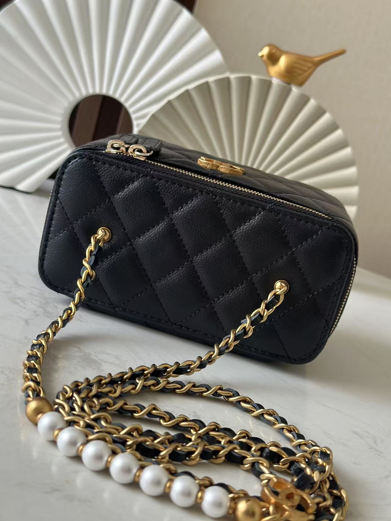 Cha**cosmetic box bag