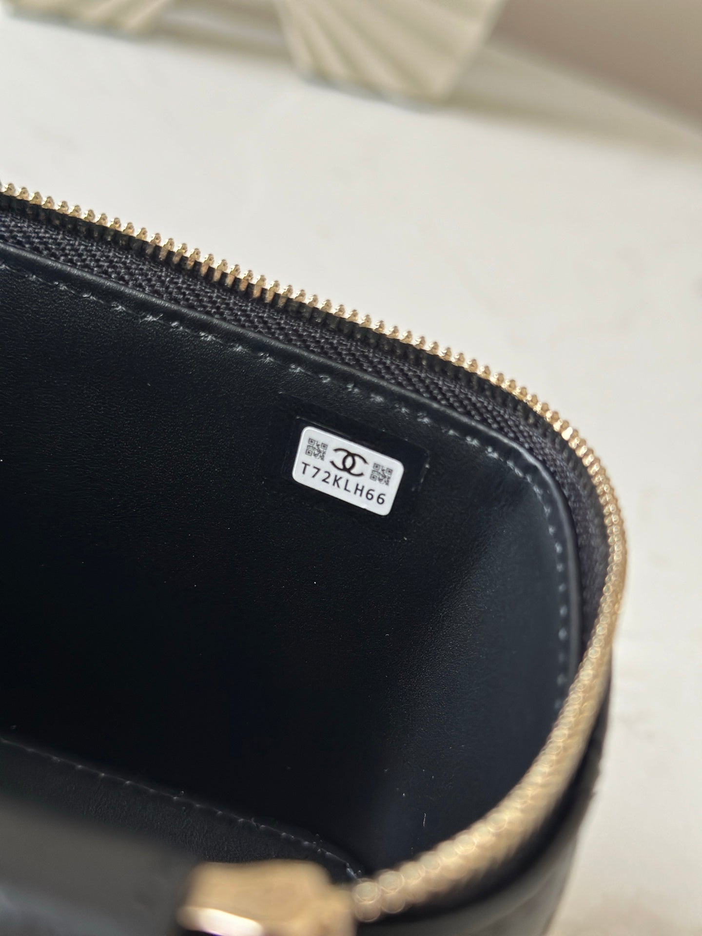 Cha**cosmetic box bag