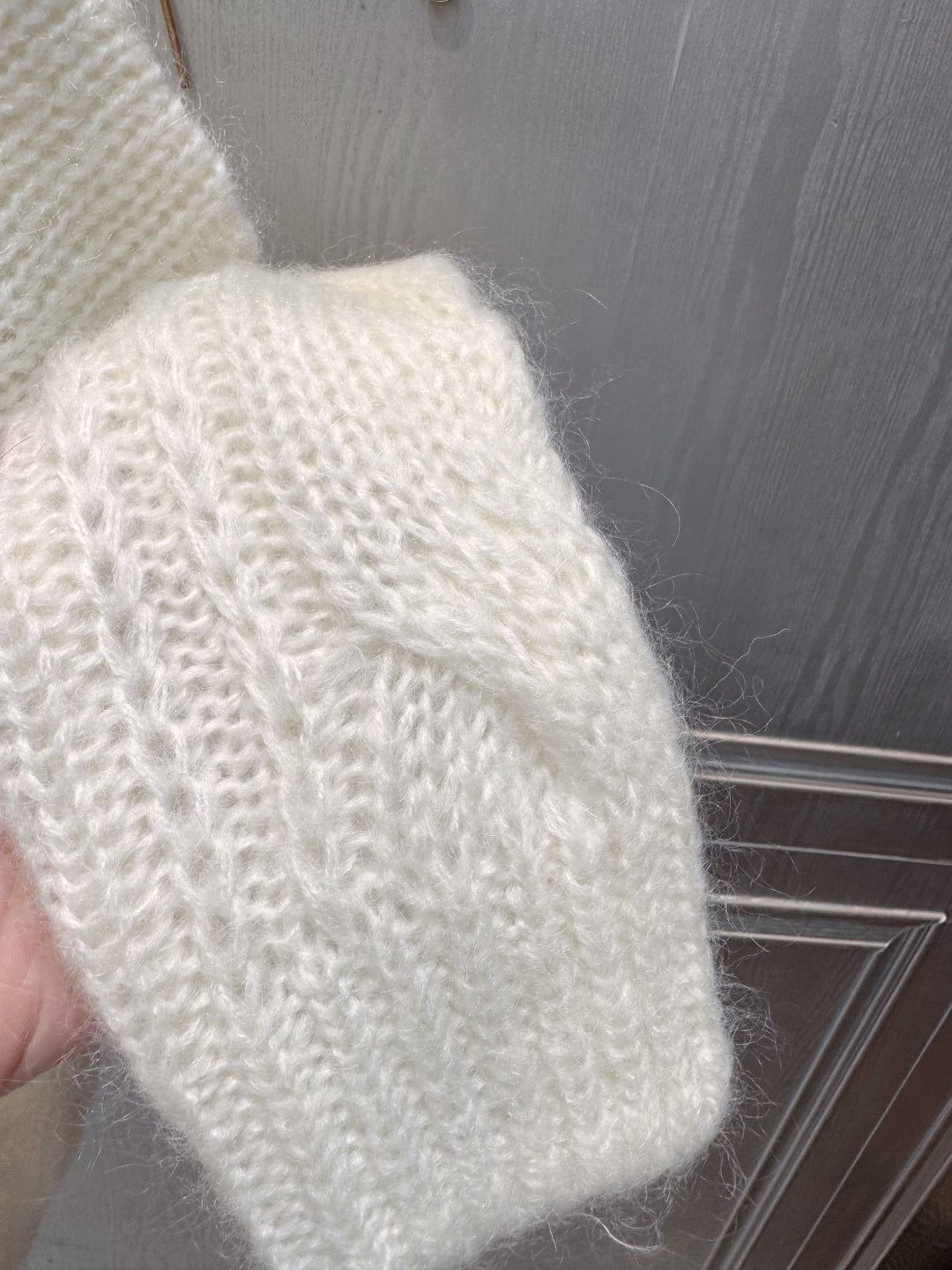 Cel**arc de Triomphe New Knitted Sweater