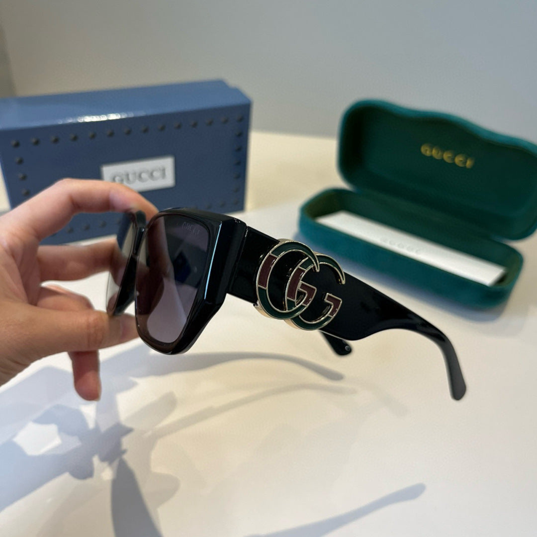 Gu**popular sunglasses among online influencers