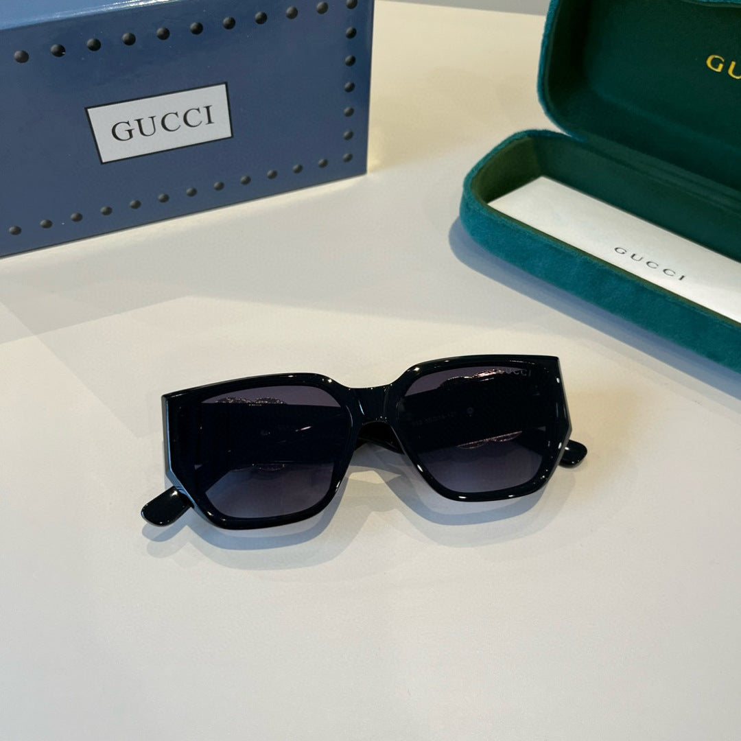 Gu**popular sunglasses among online influencers